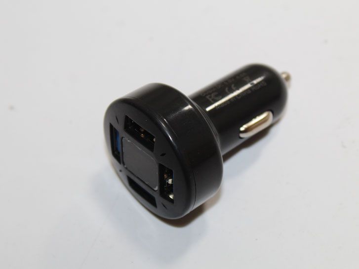 Вольтметр цифровой в прикуриватель 12-24 V  0.28  4 порта USB ( 4 x2.4A )