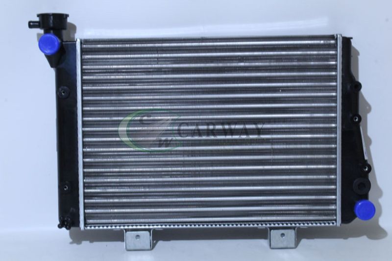 Радиатор охлаждения ВАЗ 2104,2105,2107 с отверстием под датчик 2105-1301012 AT