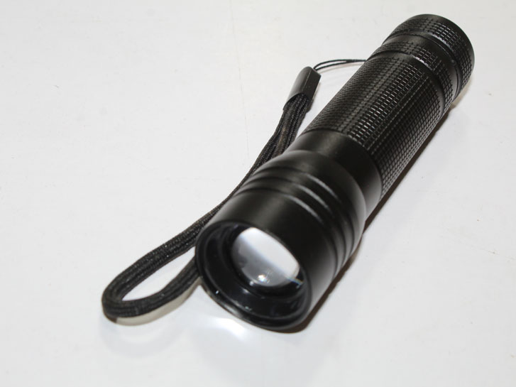 Фонарь карманный на батарейках 1500 Lumen