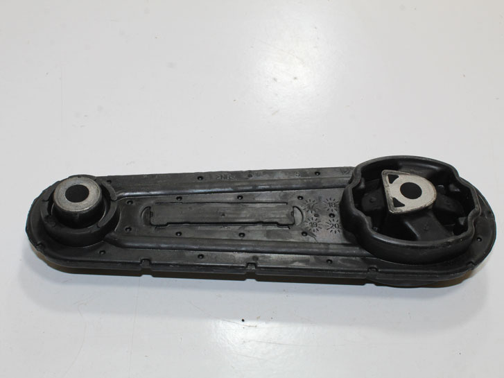 Подушка двигателя задняя Renault Megane II 1.5 DCI/ Logan 1.4/1.6/1.5dCi 04- 8200014933 SHIKOO