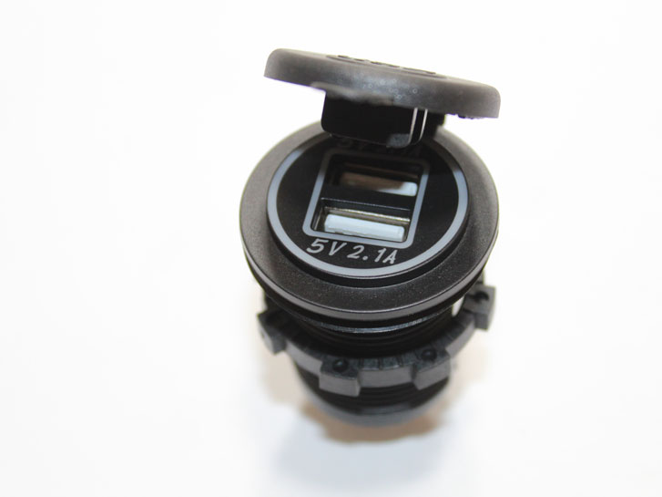 Гнездо прикуривателя  12-24v 2USB  4,2А(2,1A+2,1A), врезное с крышкой, цвет подсветки красный