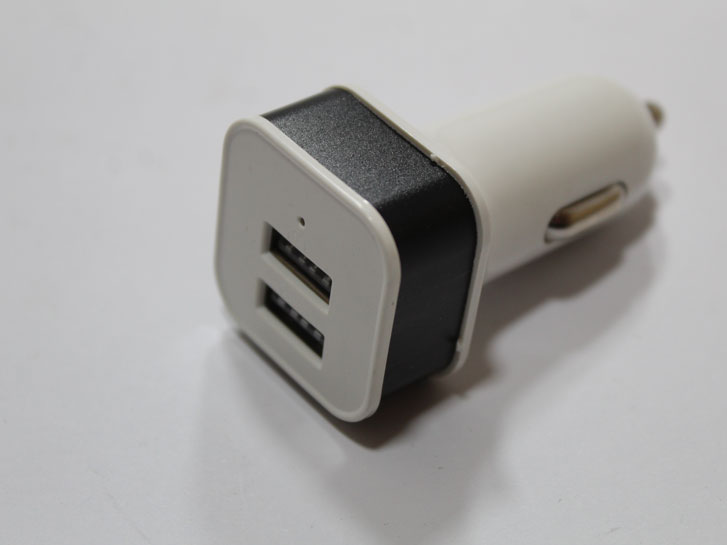 Штекер в прикуриватель с USB  1А-2,1А блистер
