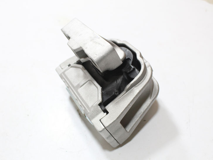 Подушка двигателя (правая) VW GOLF 05-/JETTA 06-10/TOURAN 06-10/SEAT ALTEA 07-/LEON 07-12 R 1K0199262CF SHIKOO