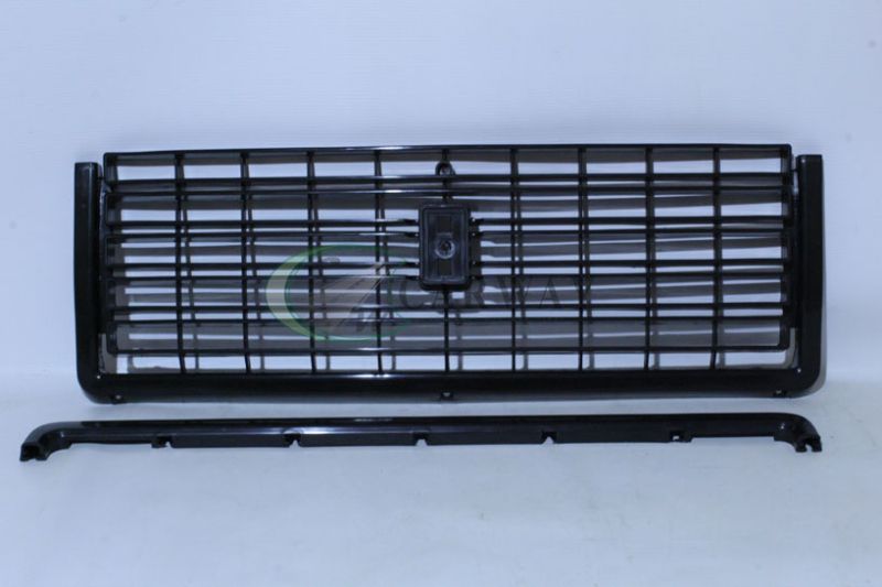 Решетка радиатора ВАЗ 2107 черная с молдингом 2107-8401014 Сызрань