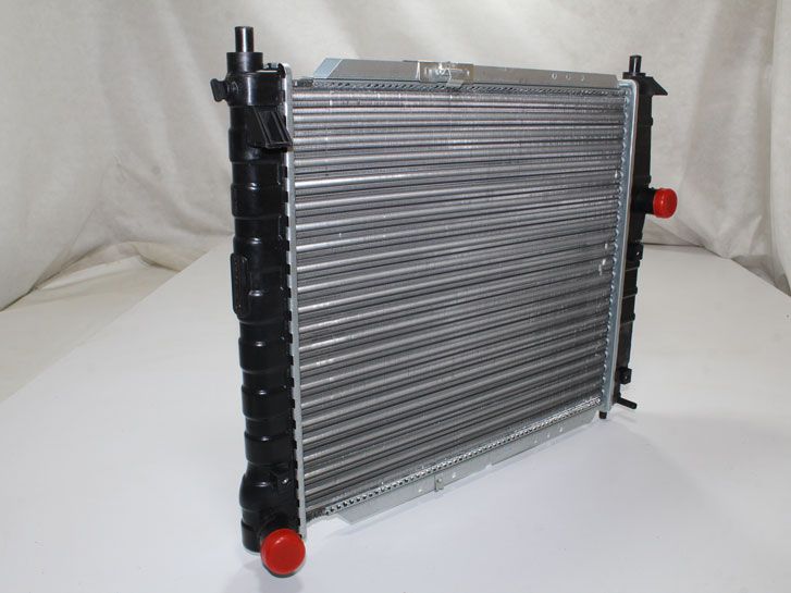 Радиатор охлаждения Chevrolet Aveo 1.5 96536523 Weber