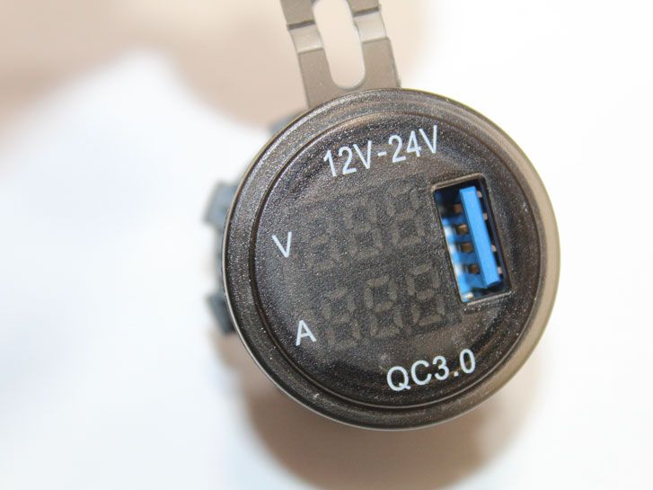 Гнездо прикуривателя 12/24v USB - QC 3,0 + вольтметр + амперметр   врезное с крышкой c подсветкой цвет синий