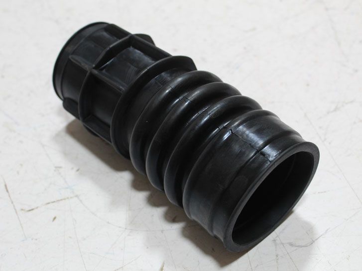 Патрубок воздушного фильтра к дросселю ВАЗ 21073, 2123 инжектор прямой 21073-1148034