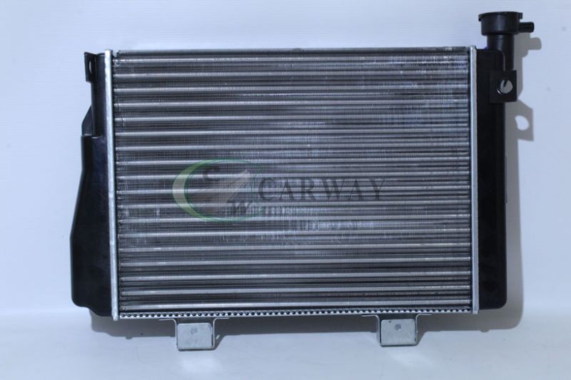 Радиатор охлаждения ВАЗ 2104,2105,2107 с отверстием под датчик 2105-1301012 AT фото 2